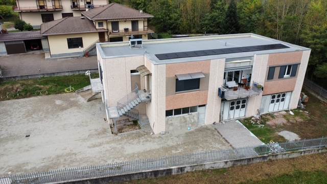 Photo 12
