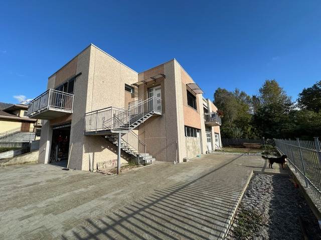 Photo 10